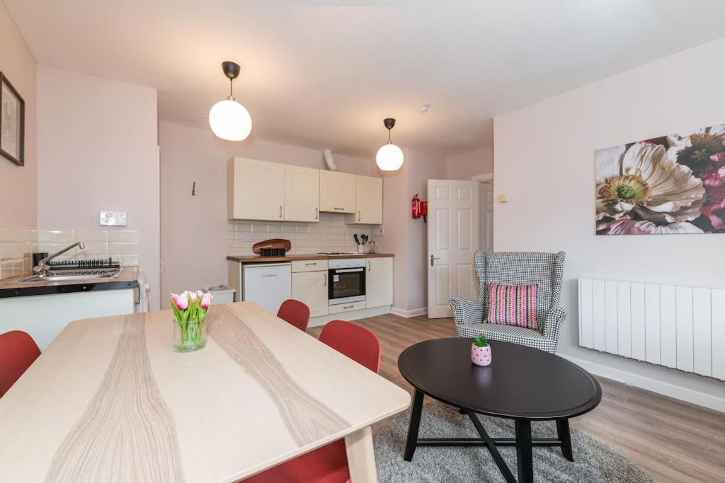 Fully Refurb Drogheda Apt7 3Rd Floor Екстер'єр фото